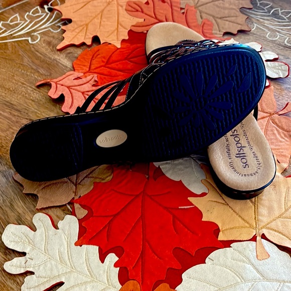 Softspots Shoe 9N Leather Brown/Bronze in color - Picture 4 of 8